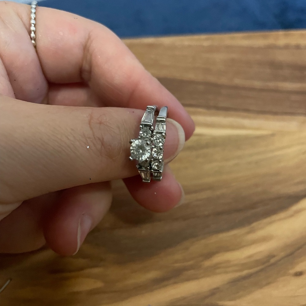 Pre-Owned Timeless Round-Cut Ring Set in 925 Silver